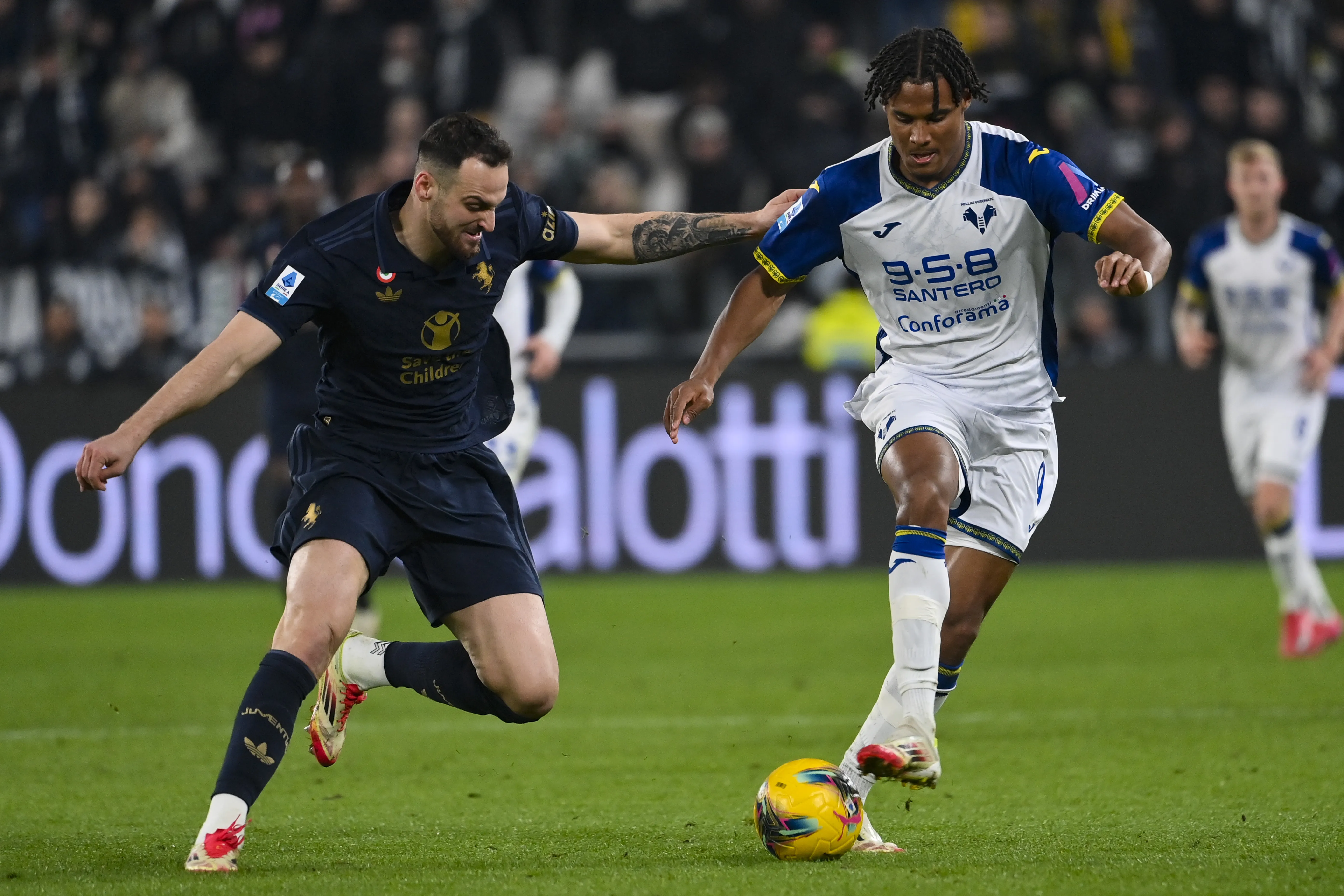 Blackwhitereadallover