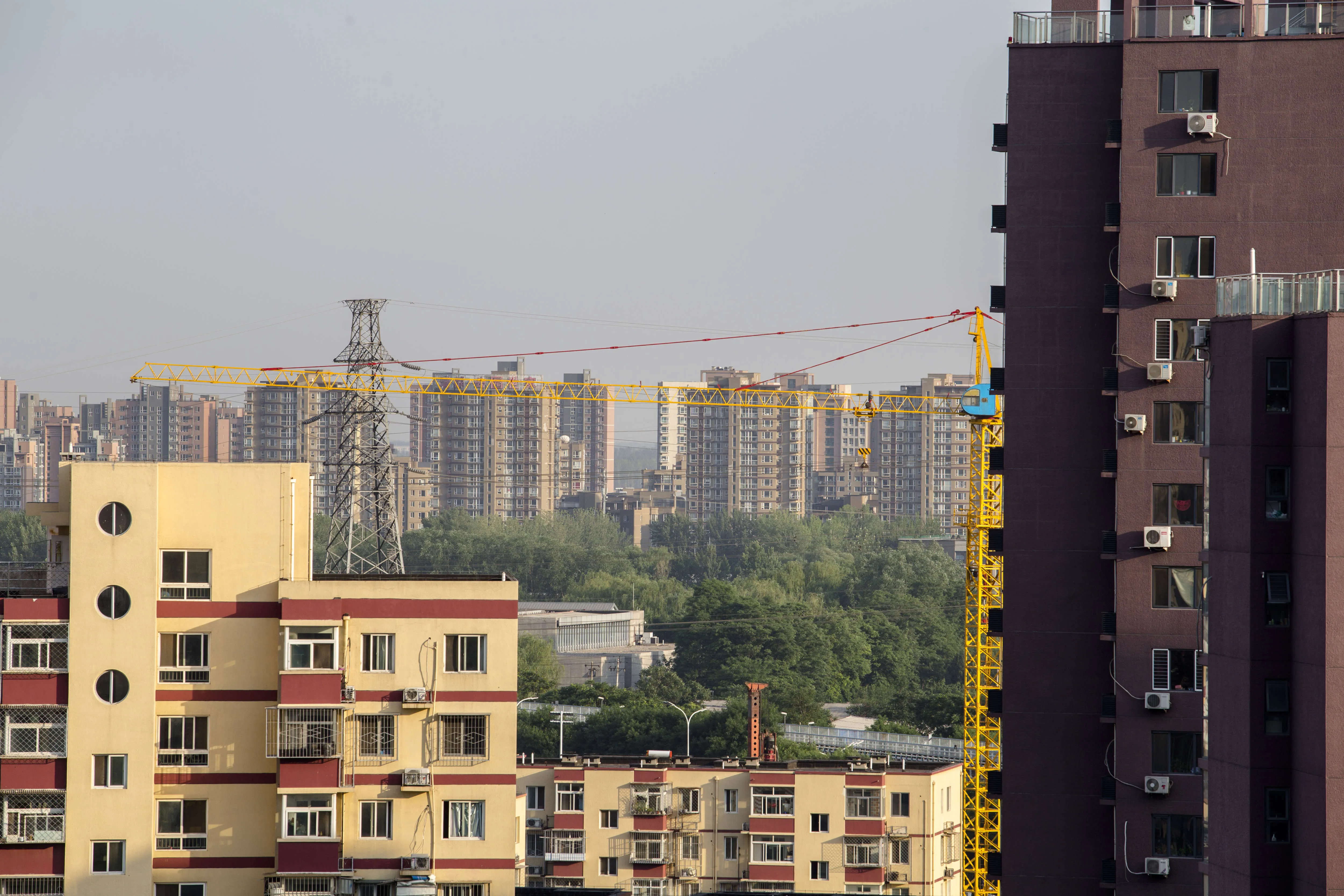 全球市场受香港地产股反弹及刺激措施影响