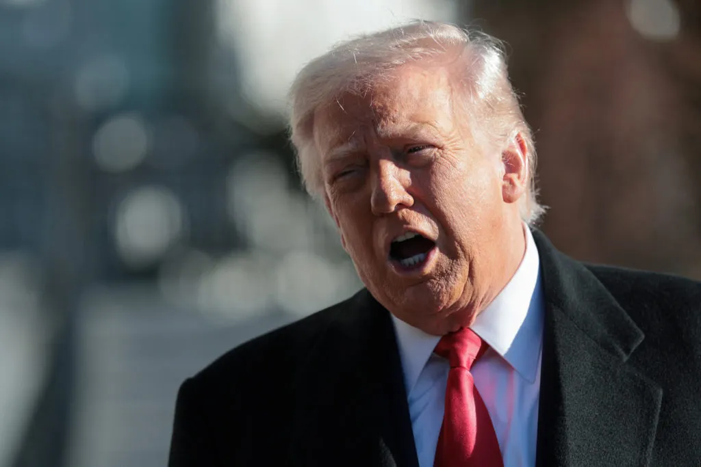 汽车制造商和政治：特朗普在底特律的经济演讲