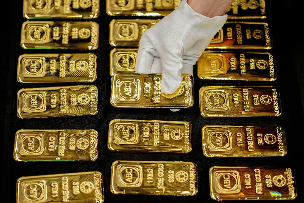 理解投资策略:为什么房地产和黄金可能不是最好的选择
